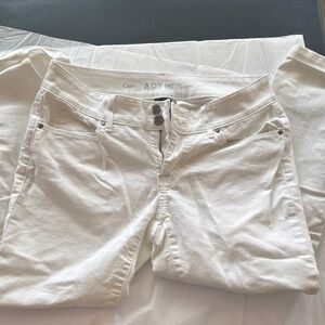 APT 9 White Capri size 6